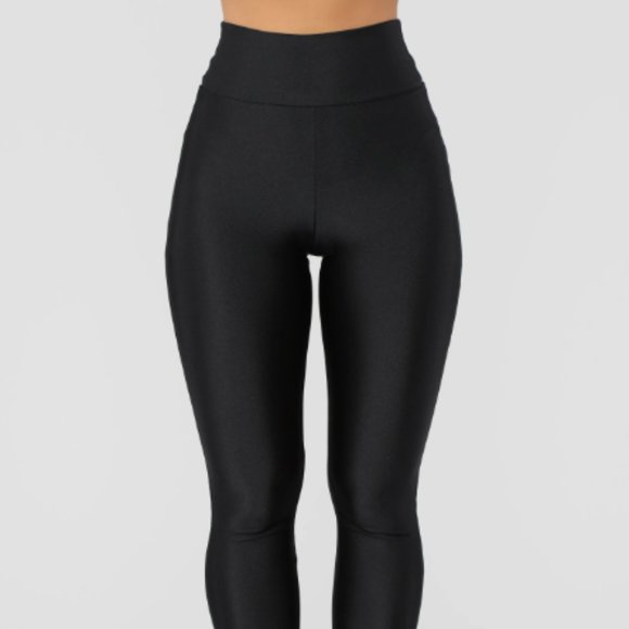 High-Waisted Ruched Leggings - Picture 1 of 2